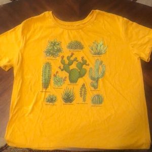 Short sleeve tee with cactus graphics